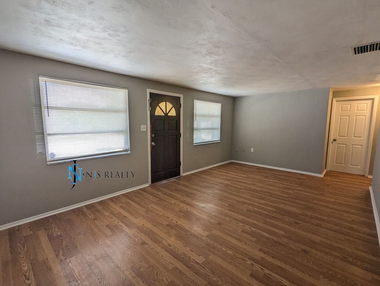 3544 Harvard Dr - Photo 3 of 17