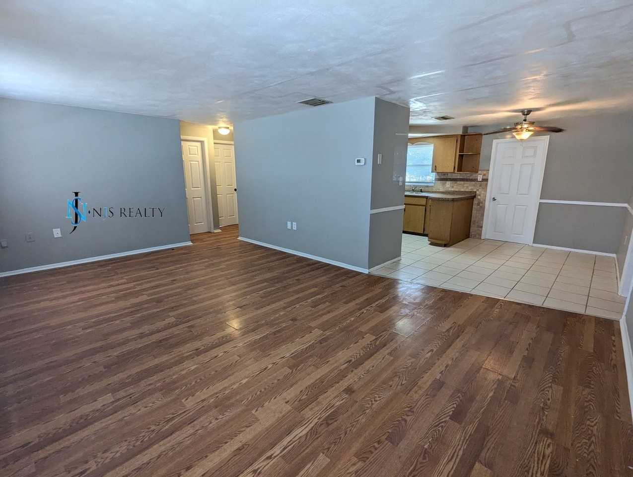 3544 Harvard Dr - Photo 4 of 17