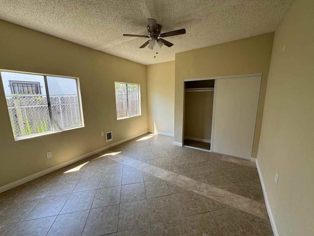 1915 Cedar Ave ##2 - Photo 2 of 5