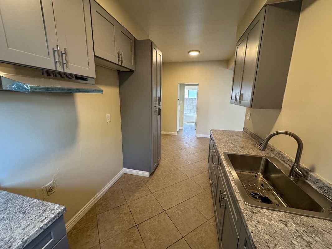 1915 Cedar Ave ##2 - Photo 3 of 5