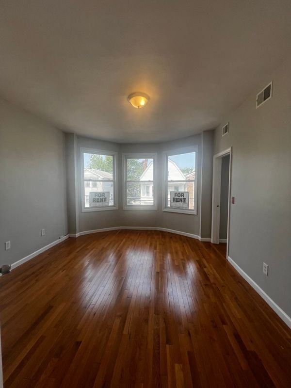 81 2nd St - Photo 3 of 18