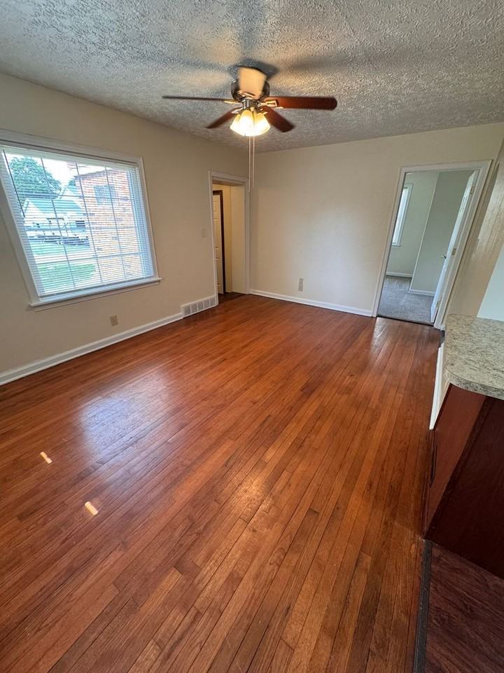 817 Taylor Ave - Photo 7 of 13