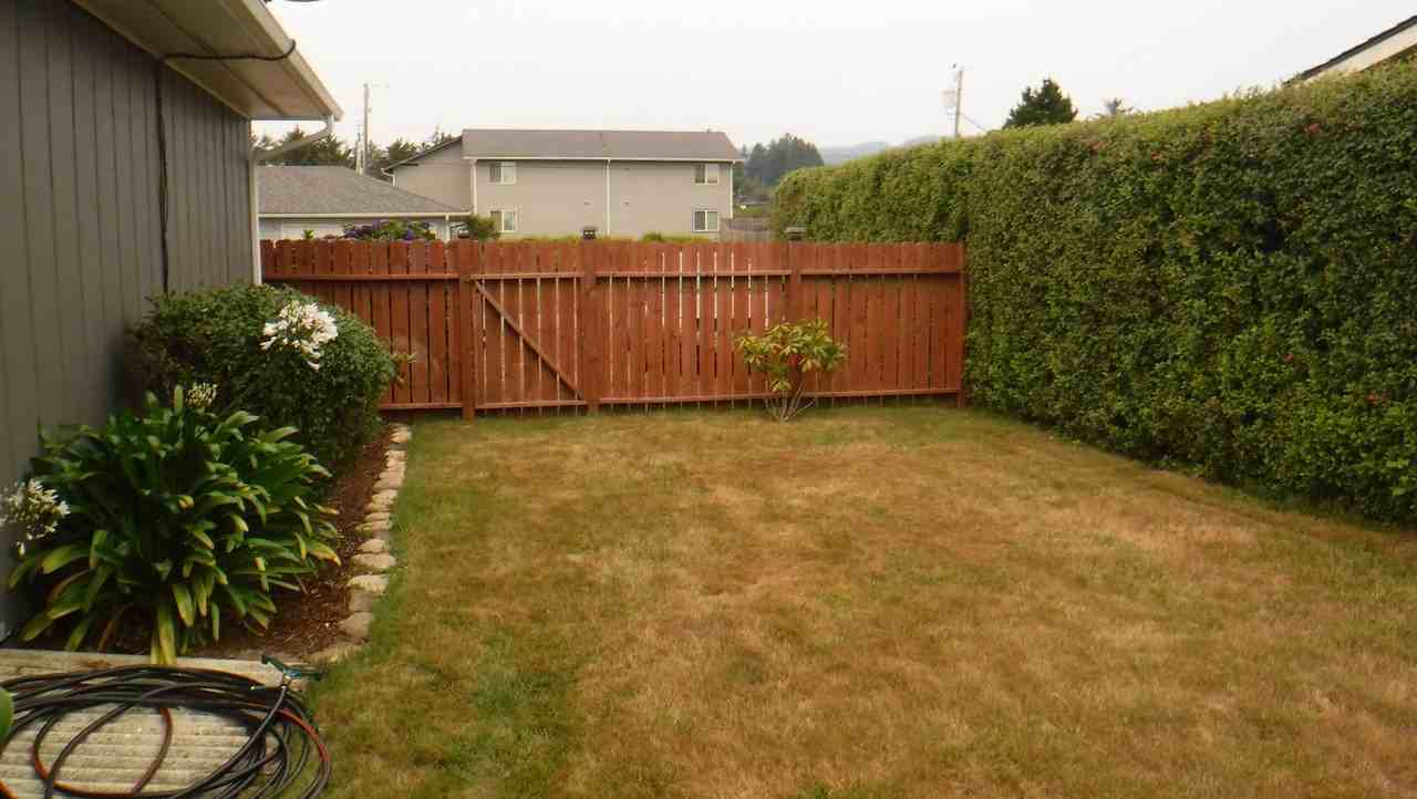 1243 Hub St - Photo 2 of 18