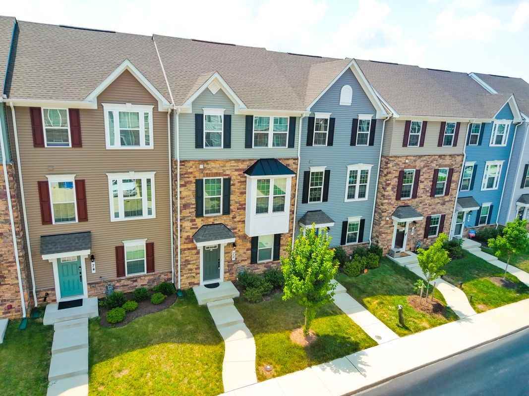 72 Caswell Dr - Photo 2 of 41