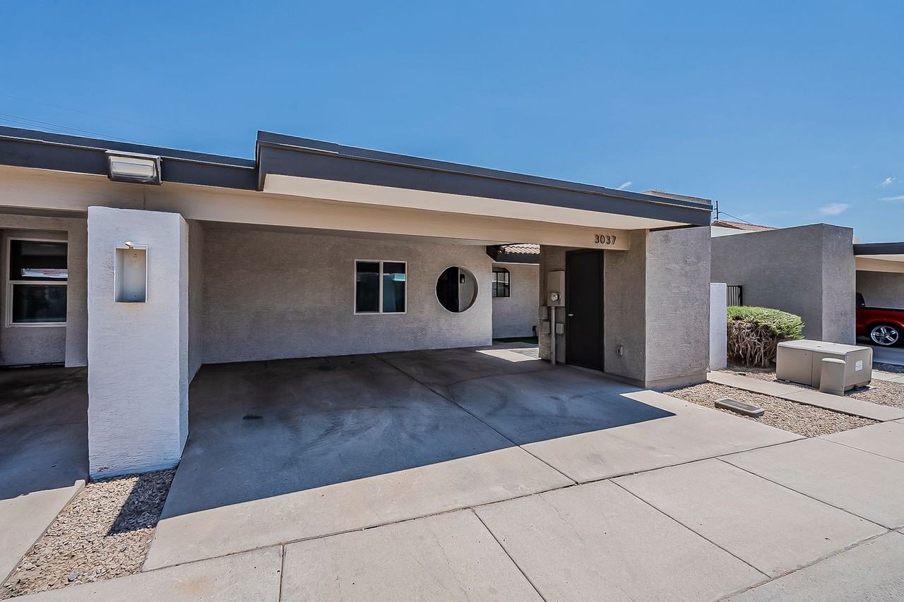 3070 North 24th Lane - Photo 2 of 24