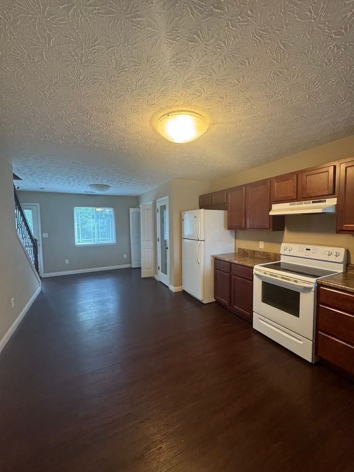 3988 Abraham Ct - Photo 2 of 16