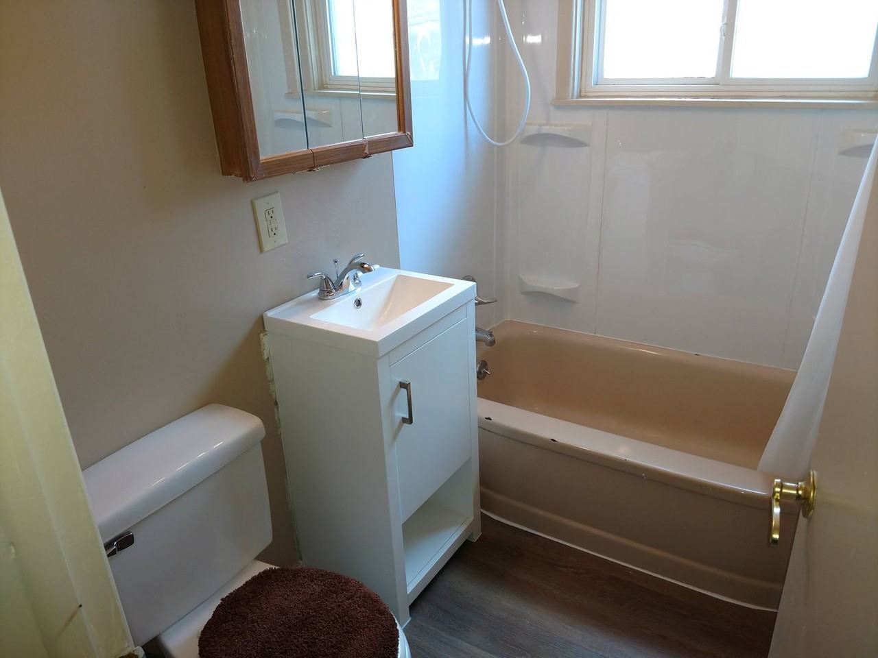 1809 W 32nd St - Photo 7 of 10