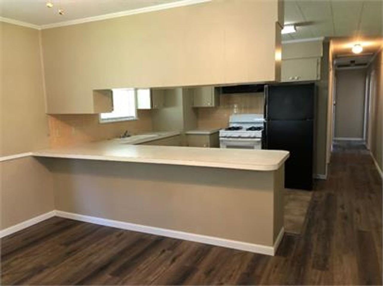 247 Idlewild Dr - Photo 2 of 11