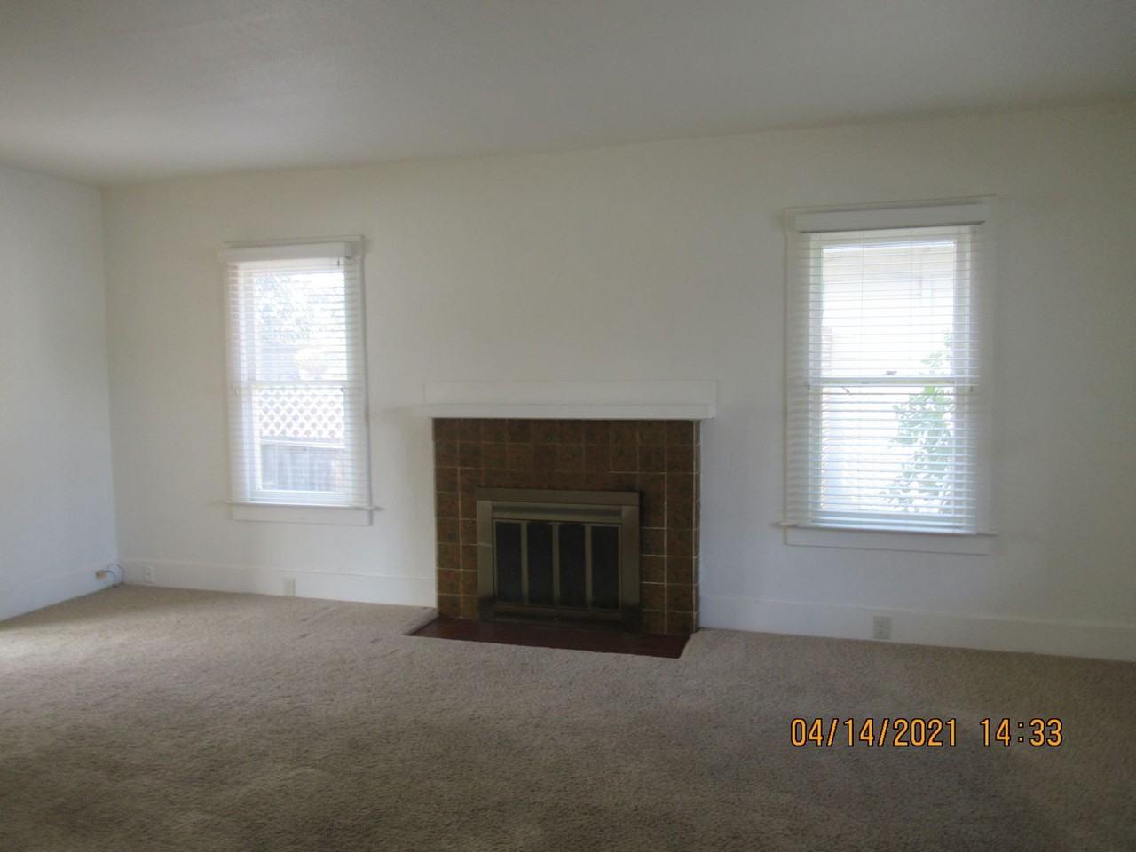 125 S G St - Photo 3 of 9