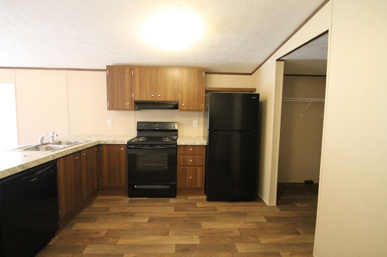 3046 Shannon Rd - Photo 3 of 11