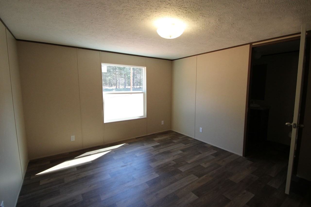 3046 Shannon Rd - Photo 4 of 11