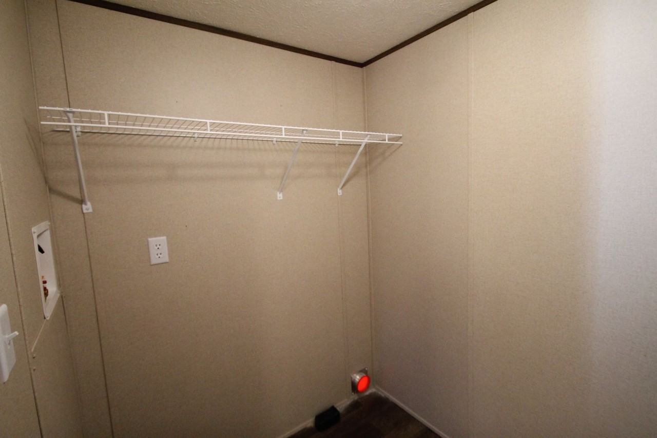 3046 Shannon Rd - Photo 7 of 11