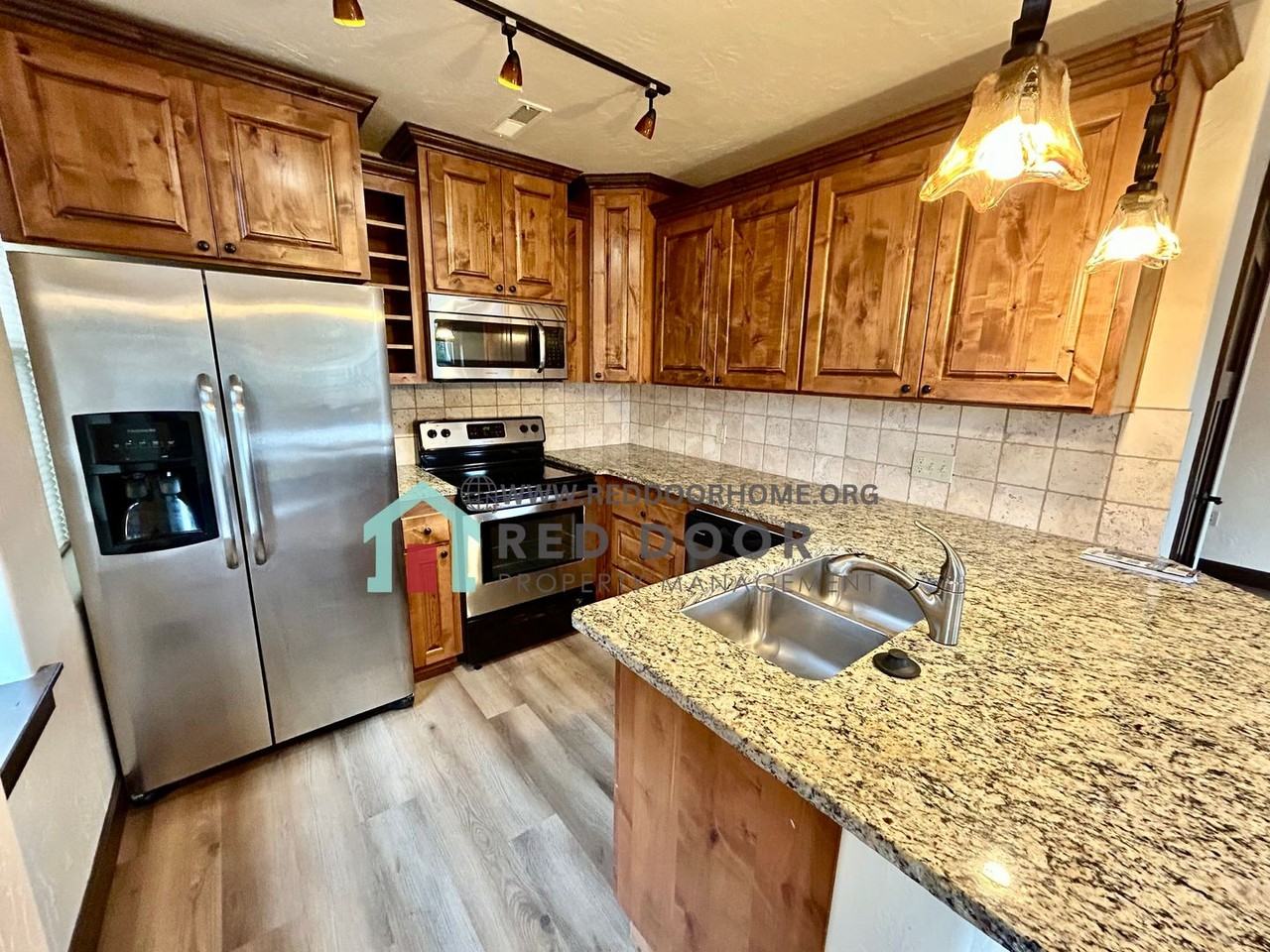 503 1st Ave N #205 - Photo 4 of 14