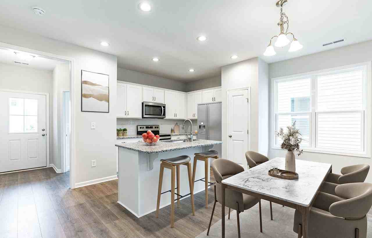 260 Sandstone St - Photo 3 of 11