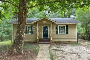 915 Cloverdale Dr - Photo 1 of 1