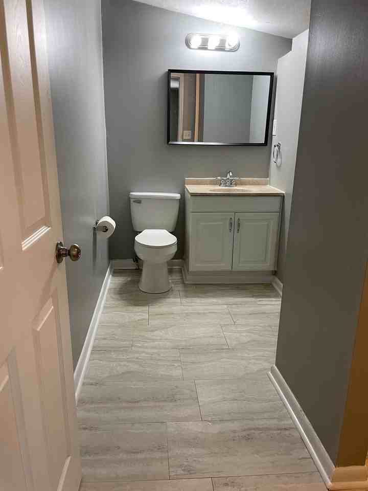 925 Hawthorne St - Photo 5 of 12