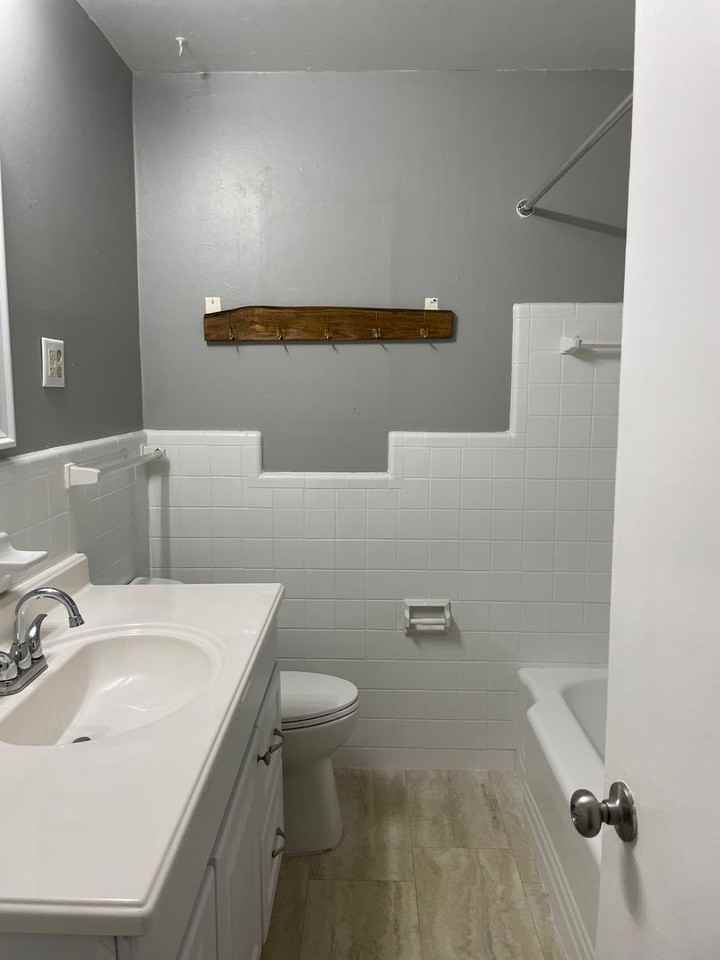 925 Hawthorne St - Photo 7 of 12