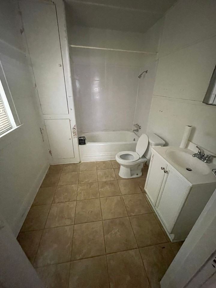 834 1/2 Wilkinson St - Photo 5 of 6