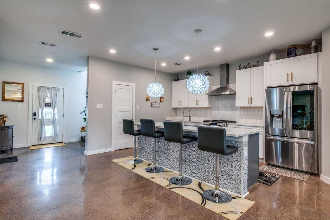 1339 Hendricks Ave - Photo 5 of 31