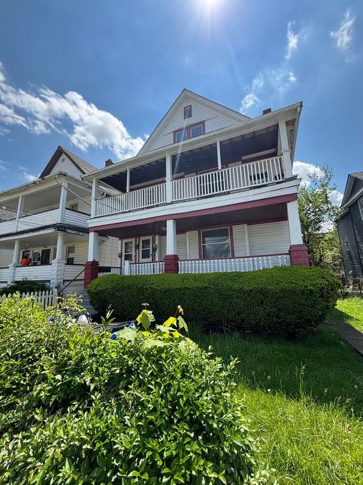 1750 Alcoy Rd, Cleveland, OH 44112 - Photo 2 of 32