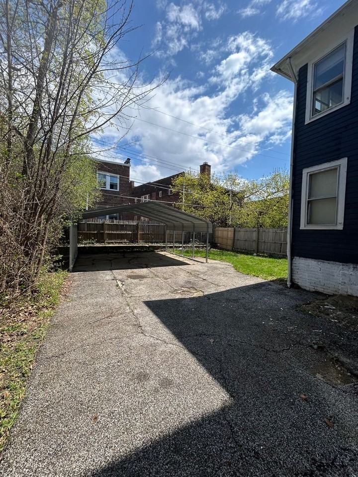 1547 Hillcrest - Photo 2 of 42