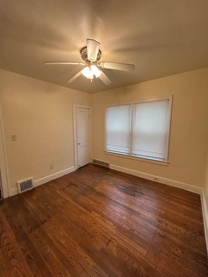 1547 Hillcrest - Photo 5 of 42