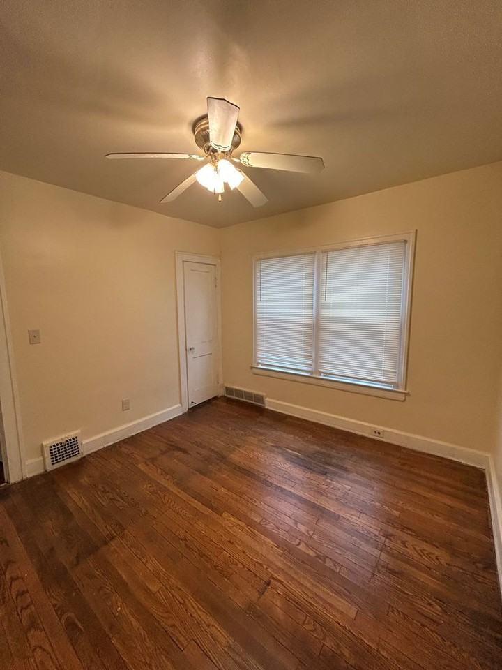 1547 Hillcrest - Photo 7 of 42