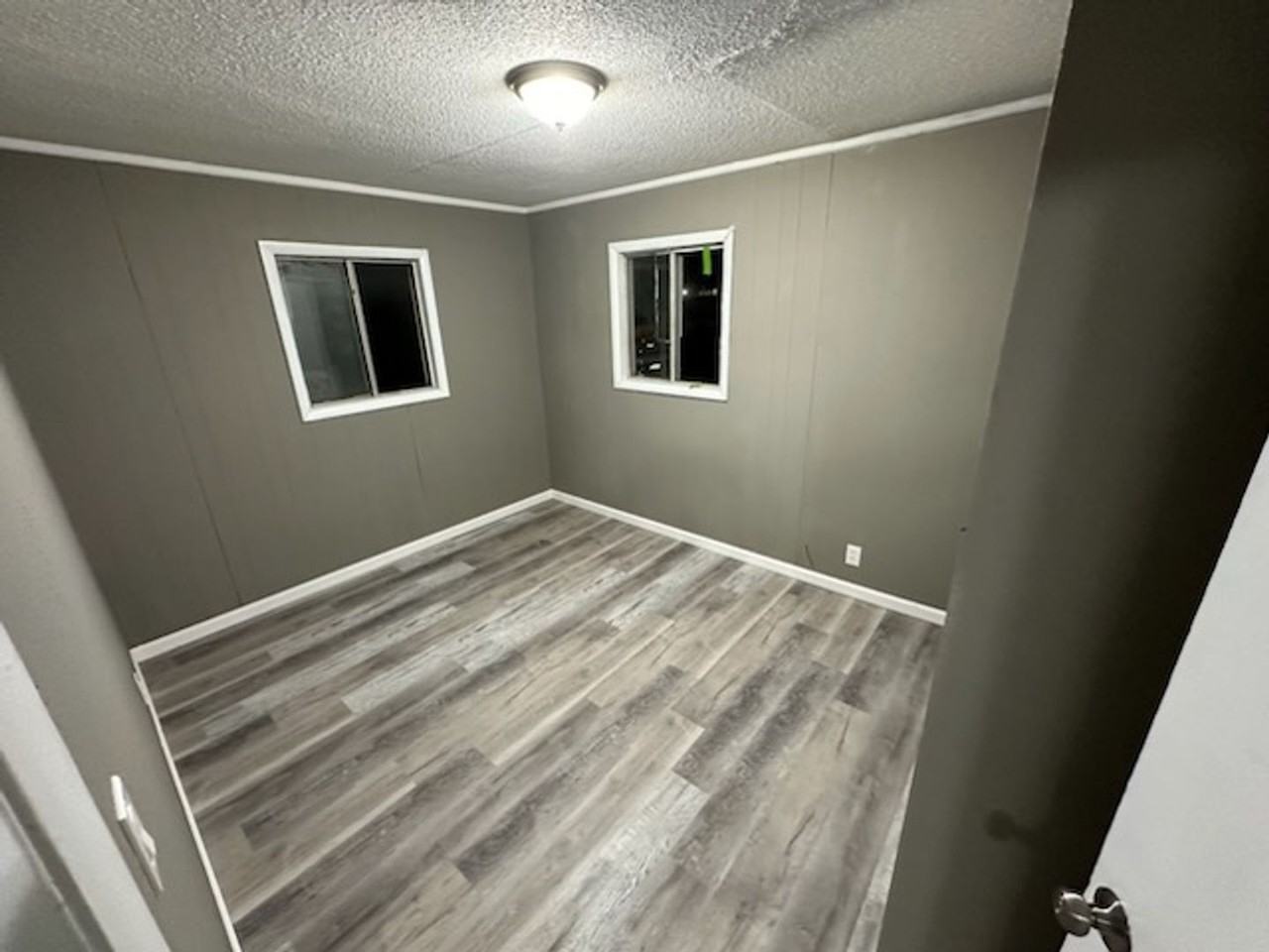 211 East Walnut Street - Photo 5 of 25