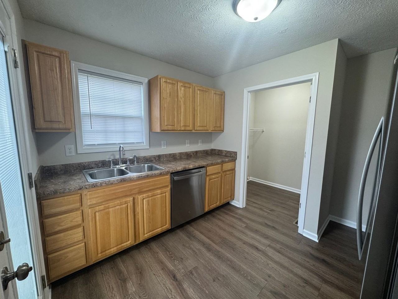 117 Perdez Ct - Photo 3 of 12