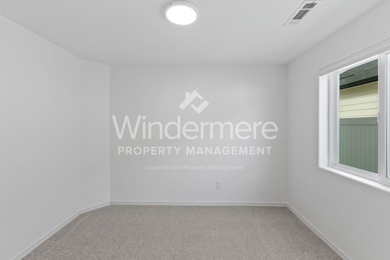 13214 E Wabash Ln - Photo 6 of 32