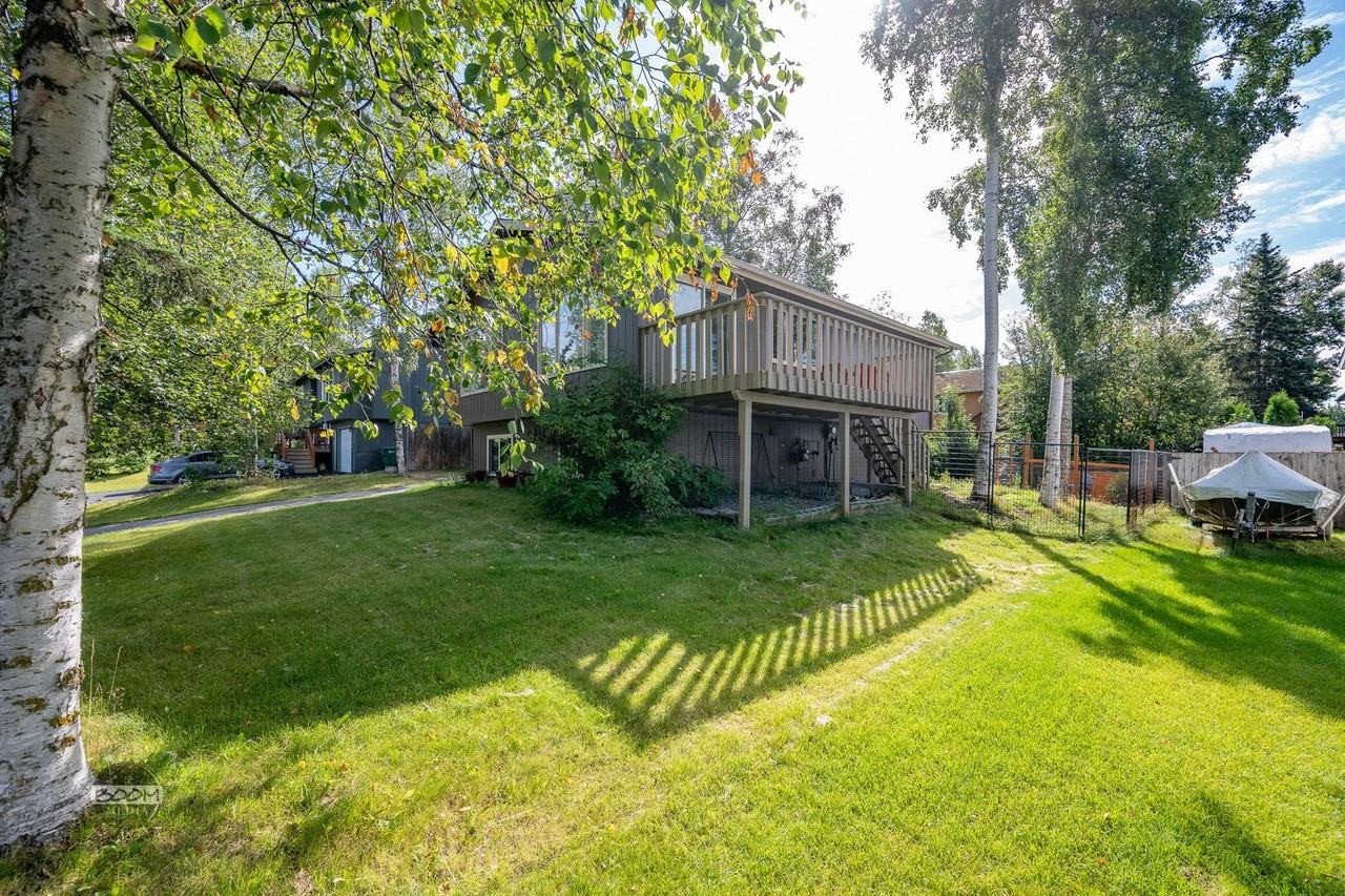 8400 E 11th Ct - Photo 2 of 22