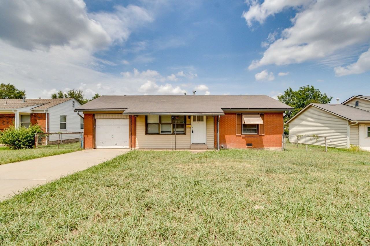 6713 Se 15th St - Photo 2 of 25