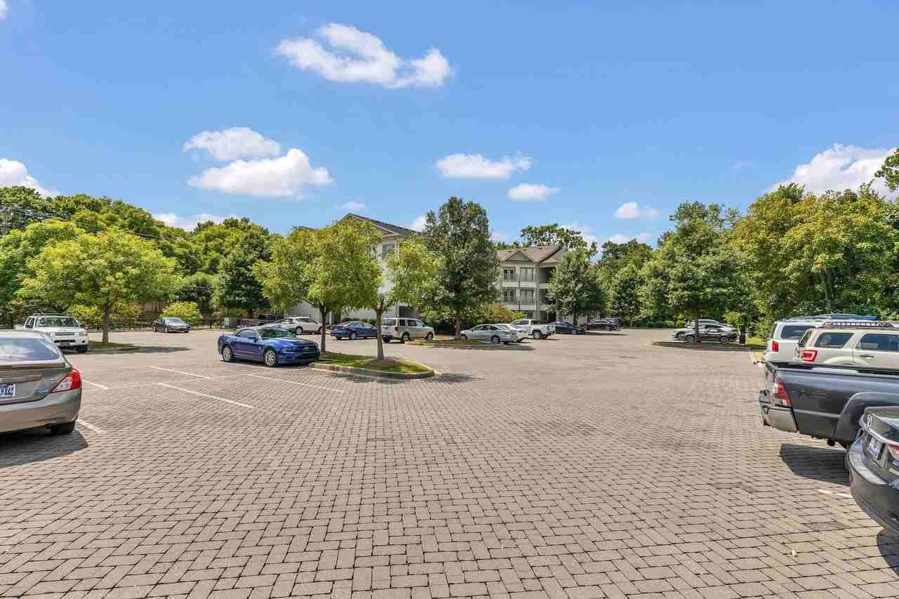 414 Rosedale Ave - Photo 4 of 37