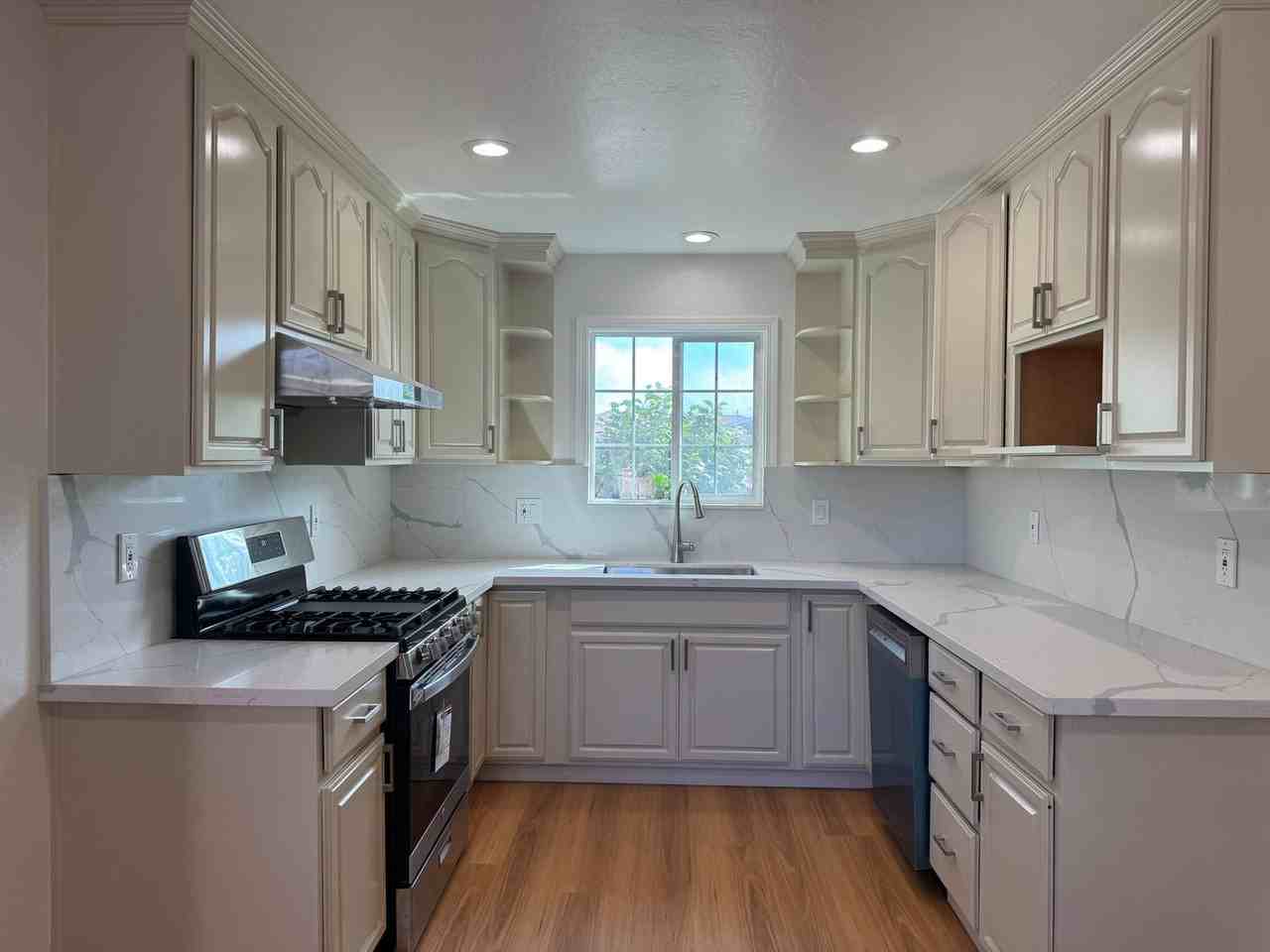 127 Redondo Ct - Photo 3 of 20