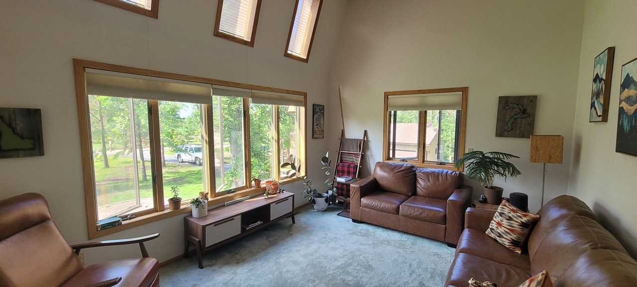 2935 Acorn Ln Ne - Photo 2 of 18