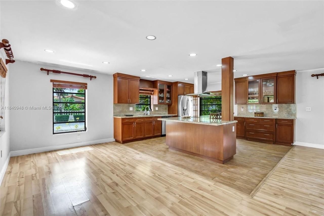 12845 Sw 49th Ter - Photo 6 of 27