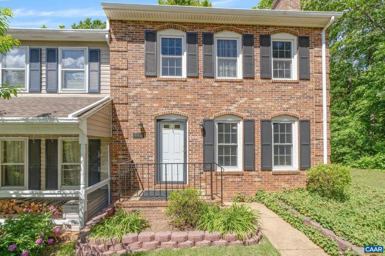 440 Wynridge Dr - Photo 2 of 18