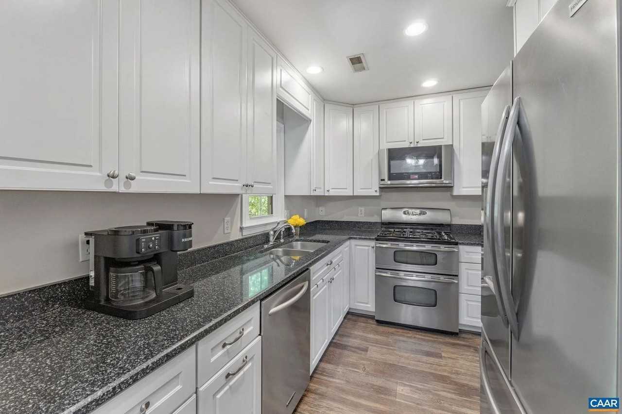 440 Wynridge Dr - Photo 6 of 18