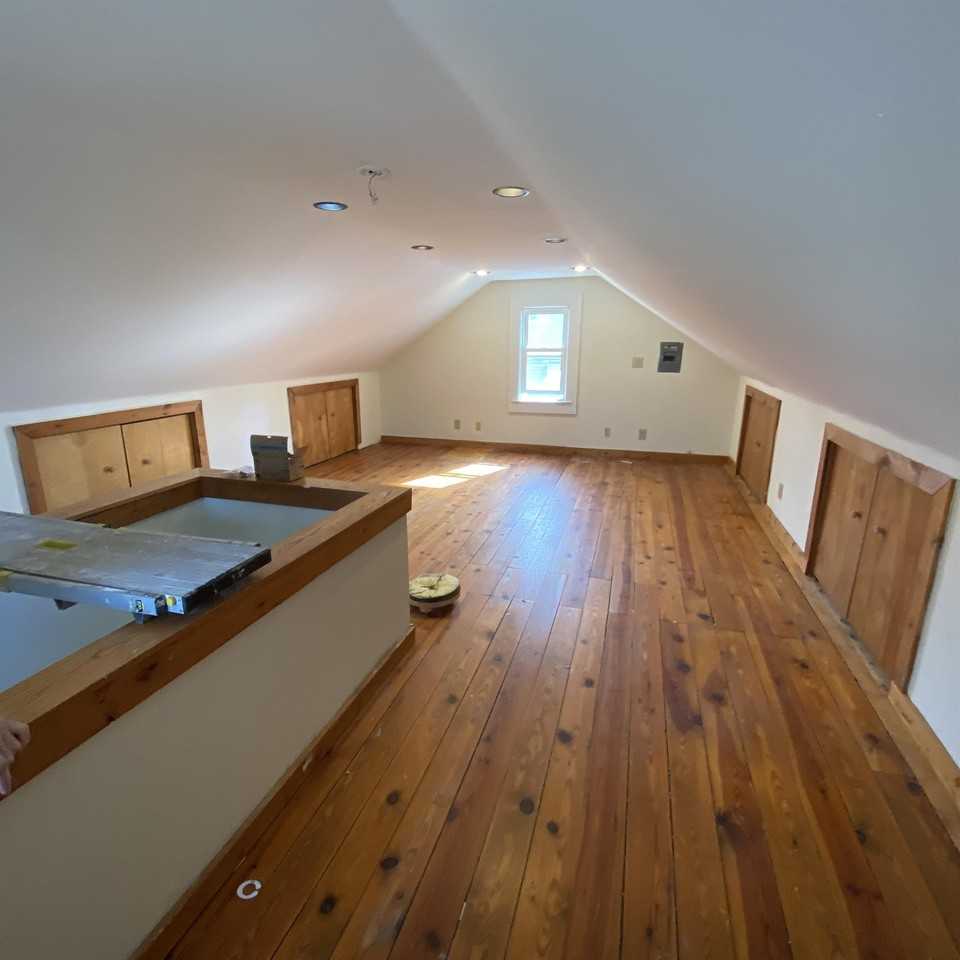 201 East Gier Street - Photo 7 of 11