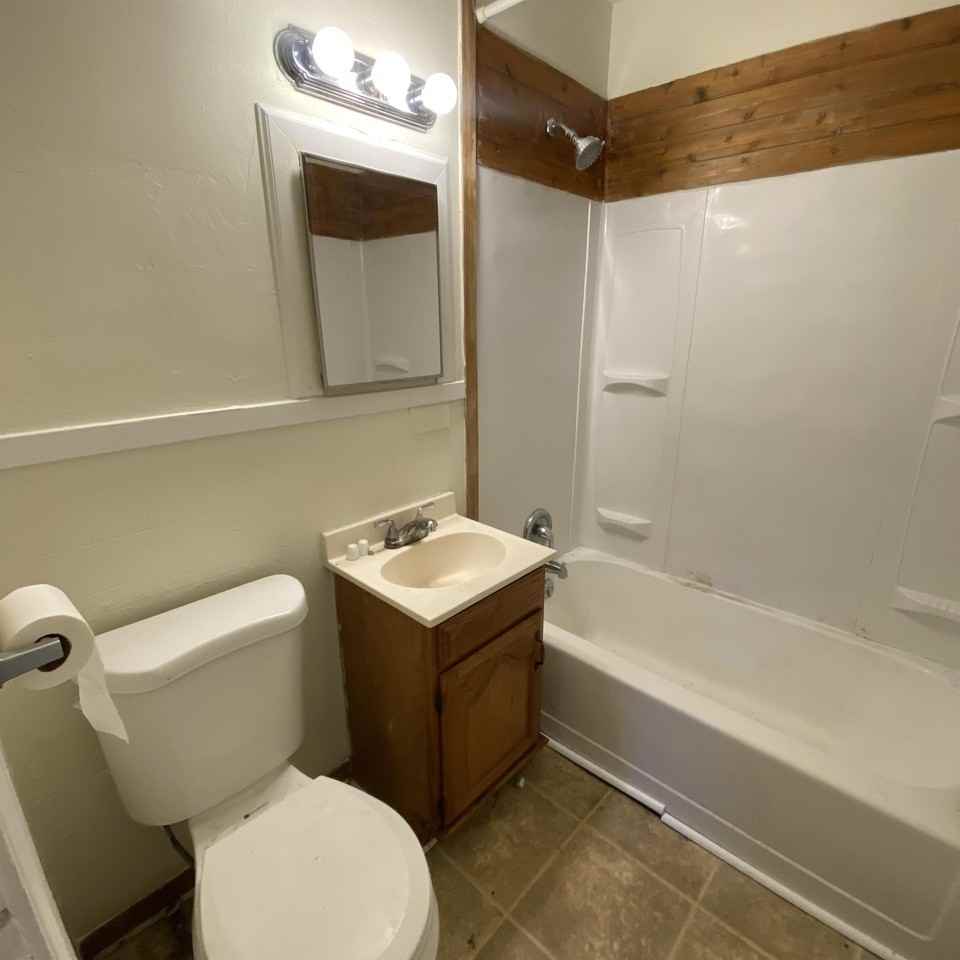 201 East Gier Street - Photo 6 of 11