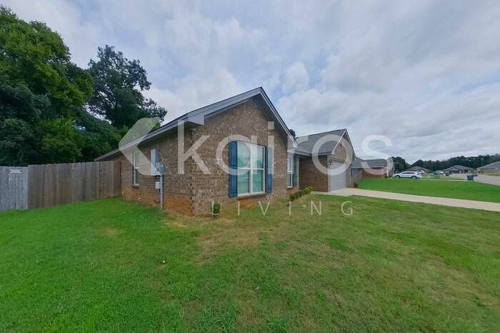 265 Silver Pointe Dr - Photo 2 of 31