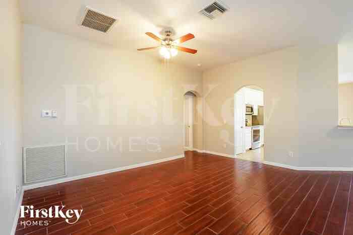 8233 Silver Birch Way - Photo 3 of 15