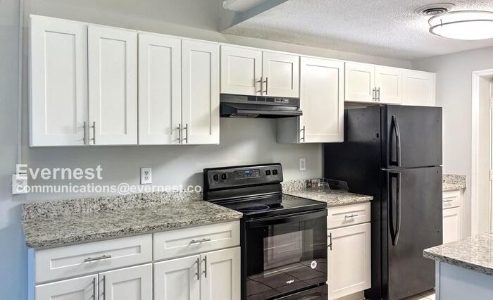 1320 Ely Rd #B - Photo 3 of 18