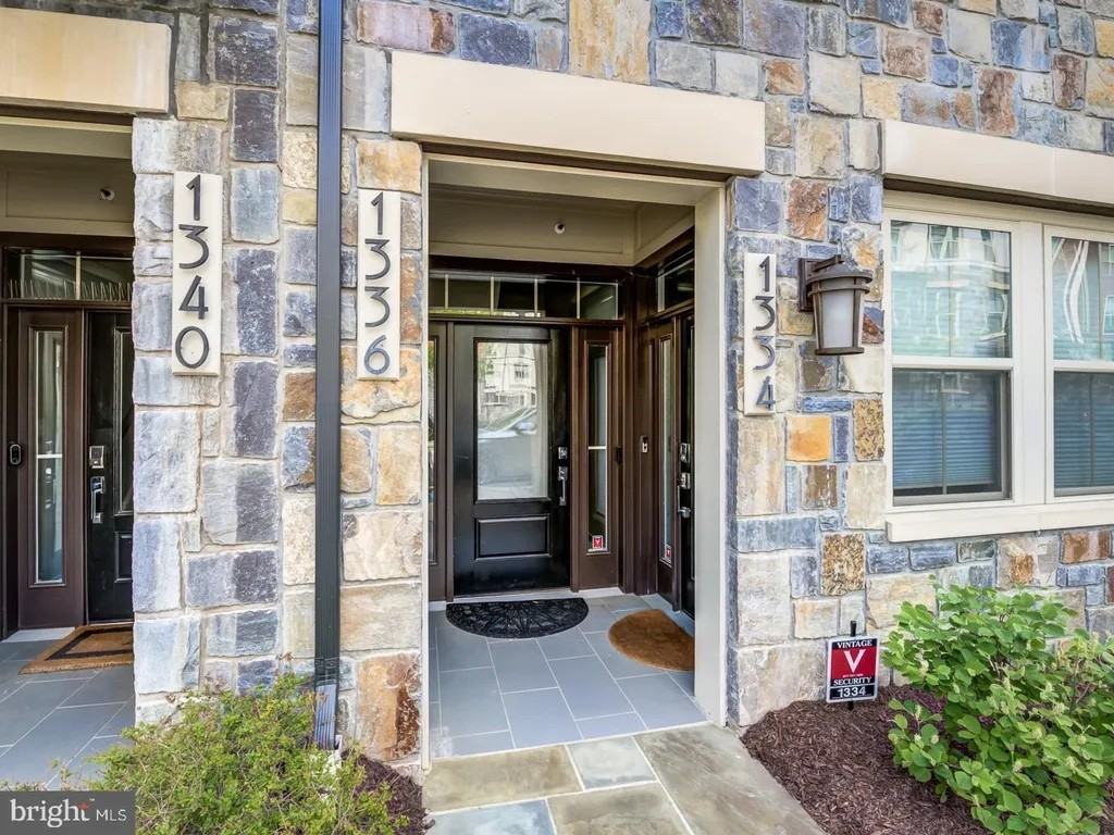 1336 South Quinn Street - Photo 2 of 27