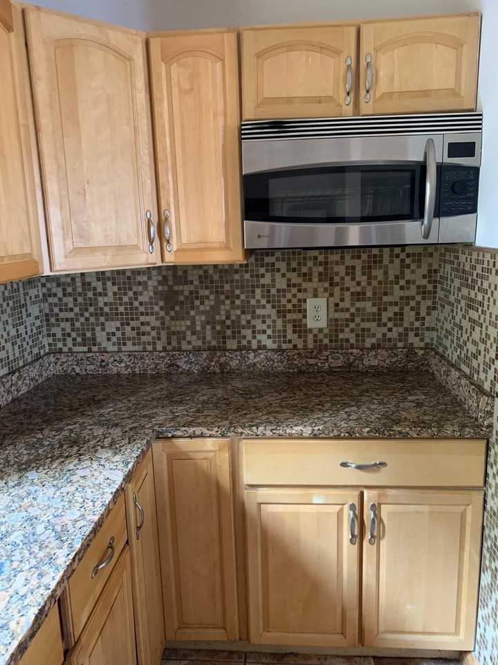 121 1/2 Eastern Ave - Photo 2 of 3