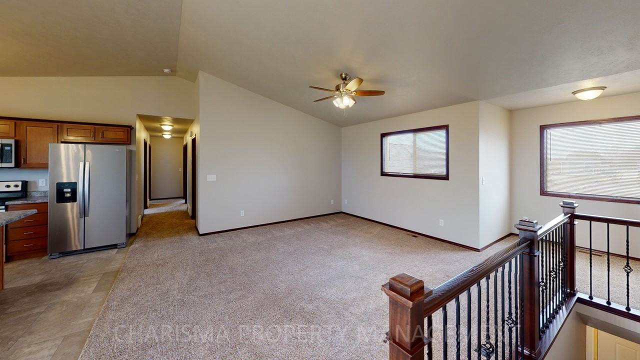 330 Vernon Dr #3 - Photo 2 of 22