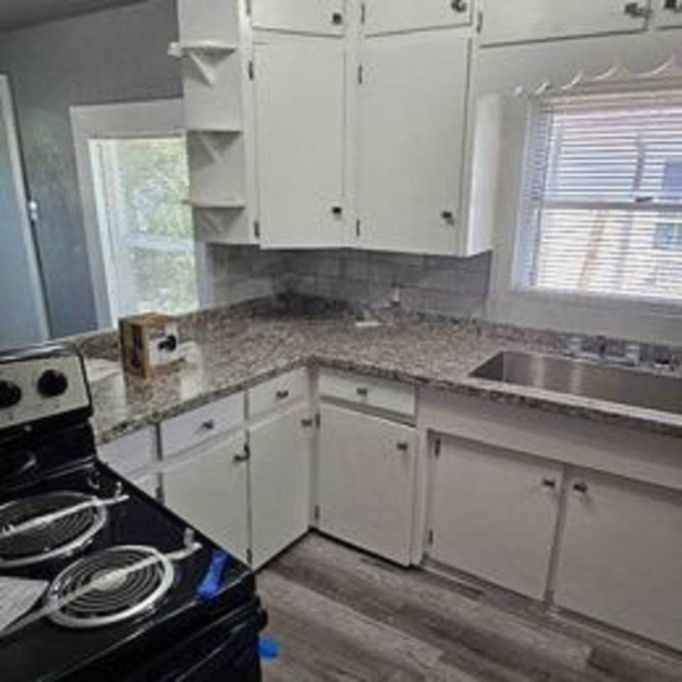 107 E Quinn St #NA - Photo 2 of 9