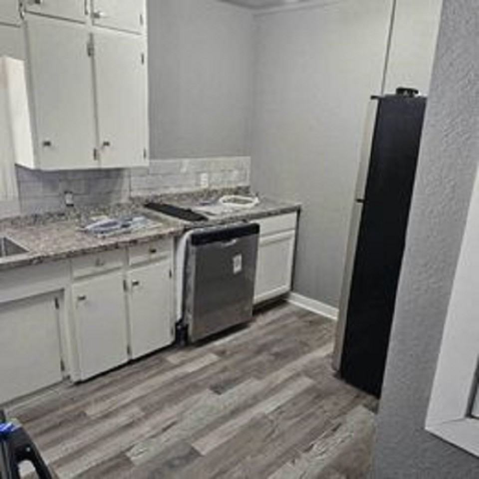 107 E Quinn St #NA - Photo 3 of 9