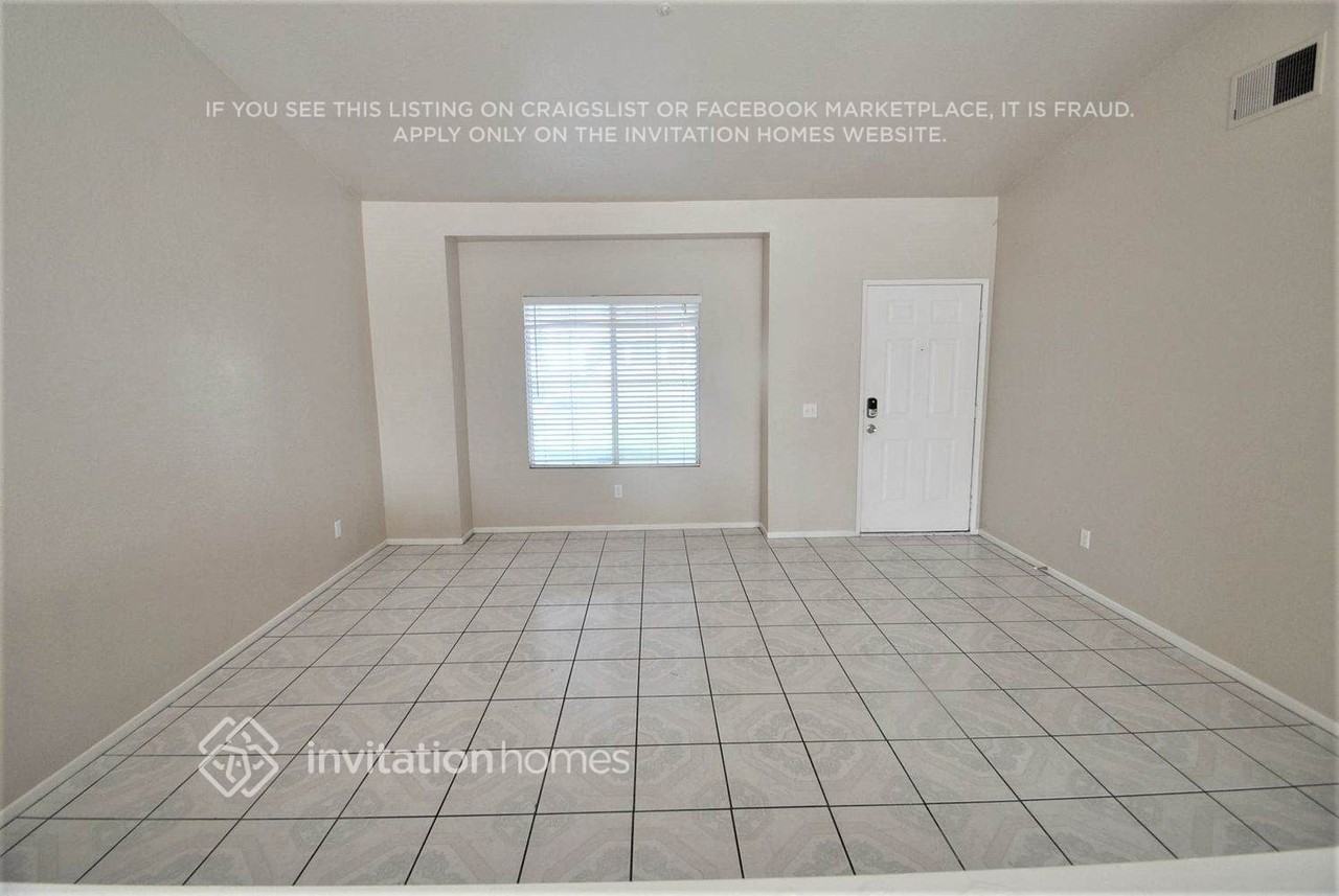 2539 W Dawnview Dr - Photo 2 of 16