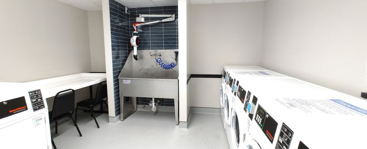 Center Square Apartments - Photo 7 of 37